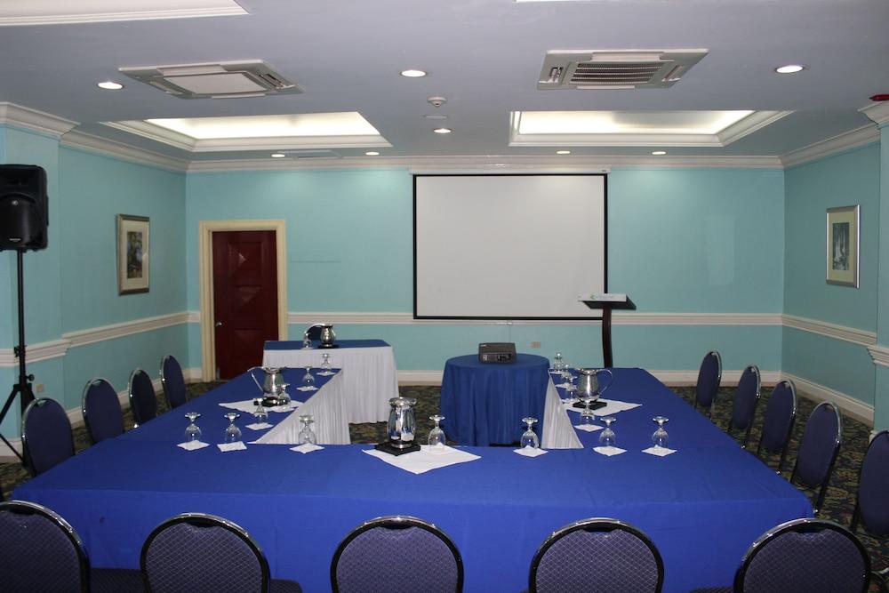 The Knutsford Court Hotel Kingston Exteriör bild