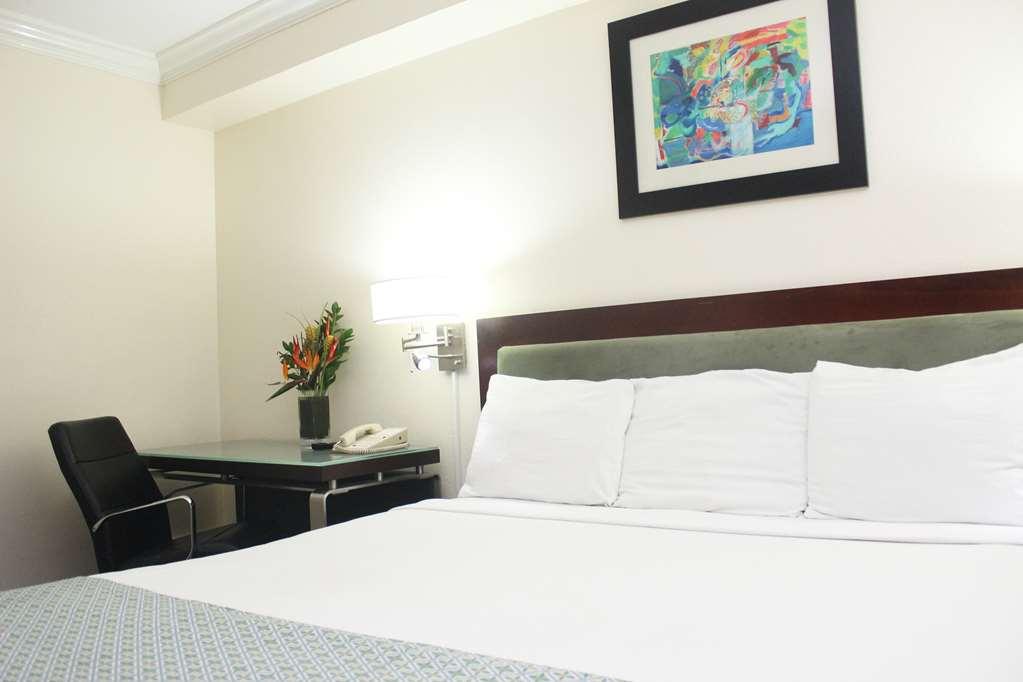 The Knutsford Court Hotel Kingston Rum bild